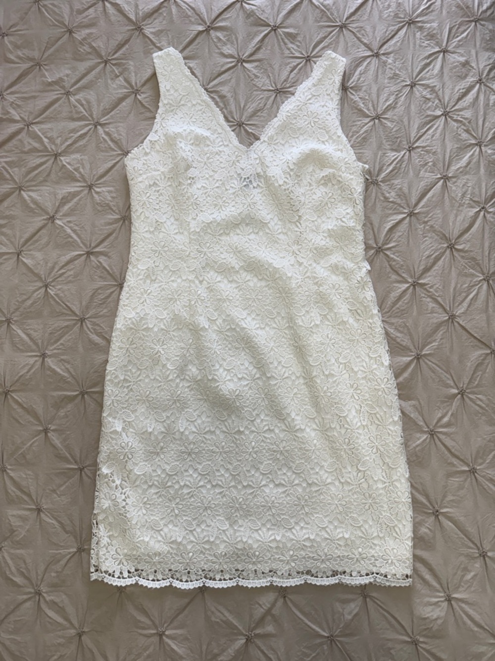 Ann Taylor White Lace V-Neck Knee-Length Sleeveless Dress